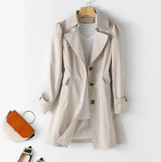 Cornelia | Taillierter Trenchcoat mit Knopfleiste