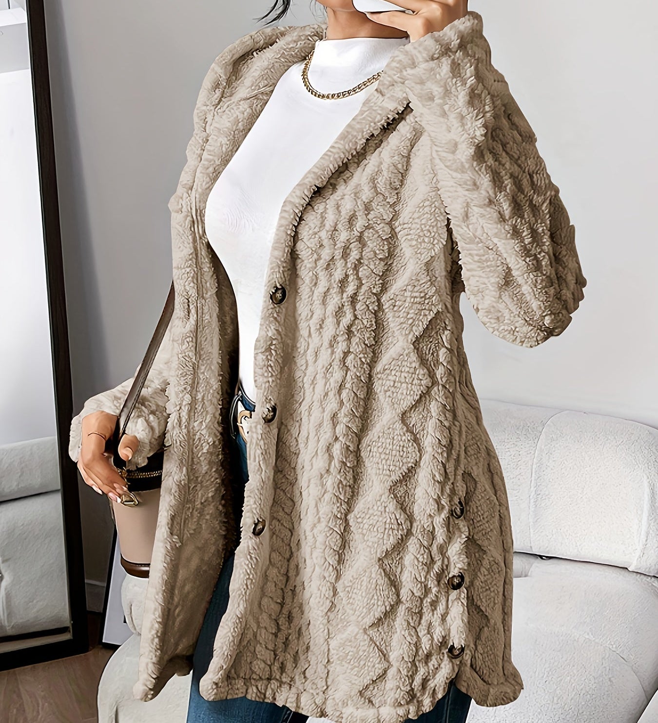 Sara - Flauschige Kapuzenjacke