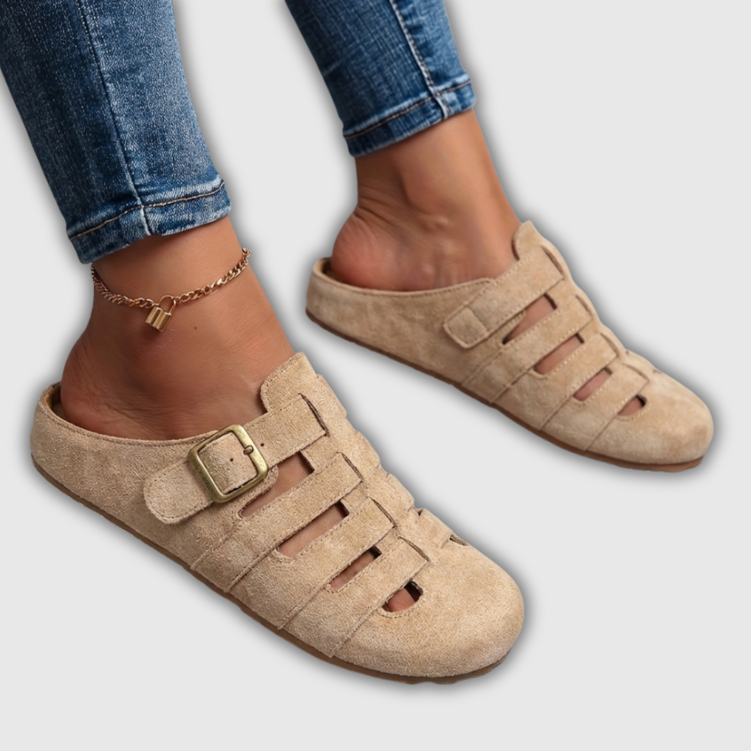 Clara | Wildleder-Mules mit offenen Riemen und Schnalle