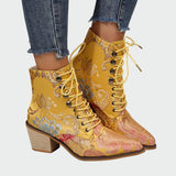 Stiefeletten aus Leder mit Blumen