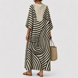 Abigail | Kleid mit grafischem Linien-Print und V-Ausschnitt