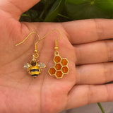 Kristallohrringe in Gold mit Bienen- und Honigwaben-Motiv