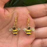 Kristallohrringe in Gold mit Bienen- und Honigwaben-Motiv