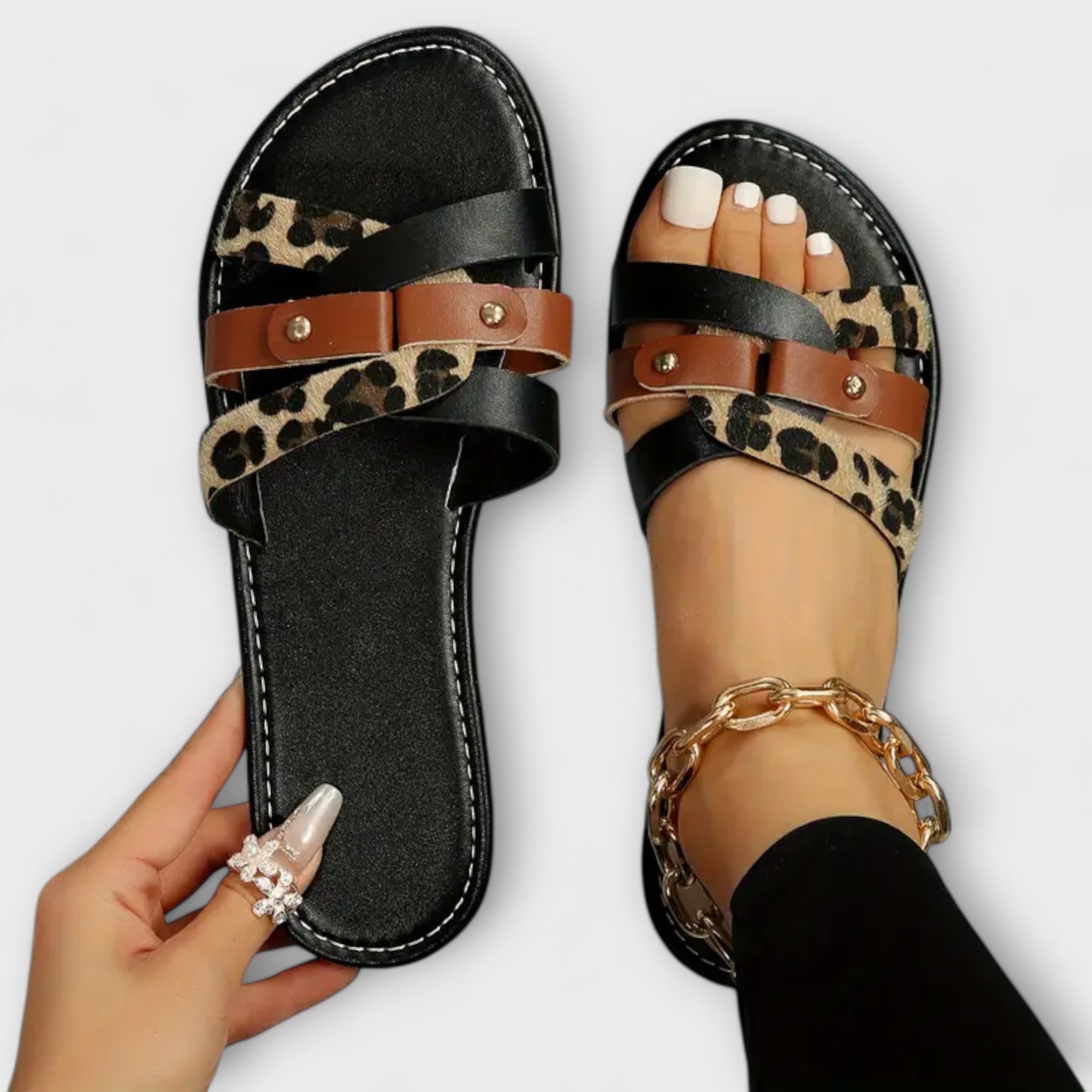 Kreuzband Sandalen mit Leopardenmuster