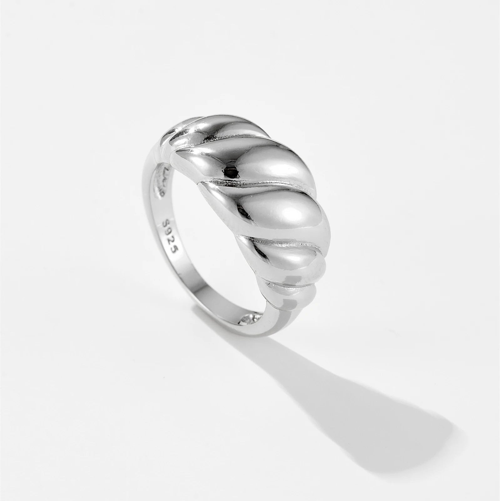 Croissant-Dome-Ring
