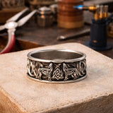 Bold Viking Wolf Ring - Eye-Catching Statement Accessory